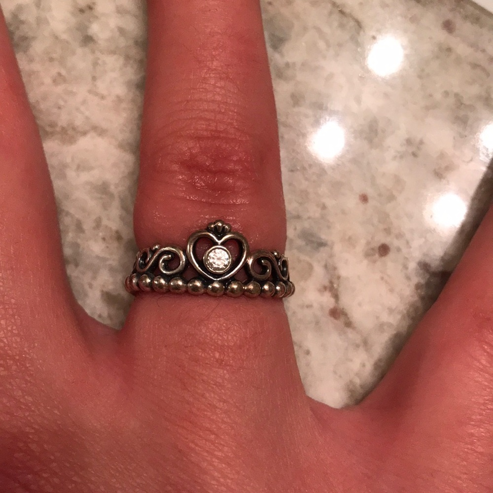 pandora crown ring. size 52